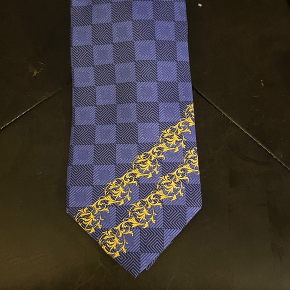 VERSACE Medusa Head Baroque box pattern tie 100% silk - Picture 1 of 5